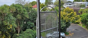 CUTE, COMFY, AFFORDABLE STUDIO 23 +CARPARK 