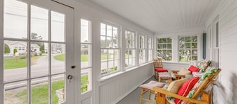 2 Mi to Downtown: Tranquil Abode in Chincoteague!