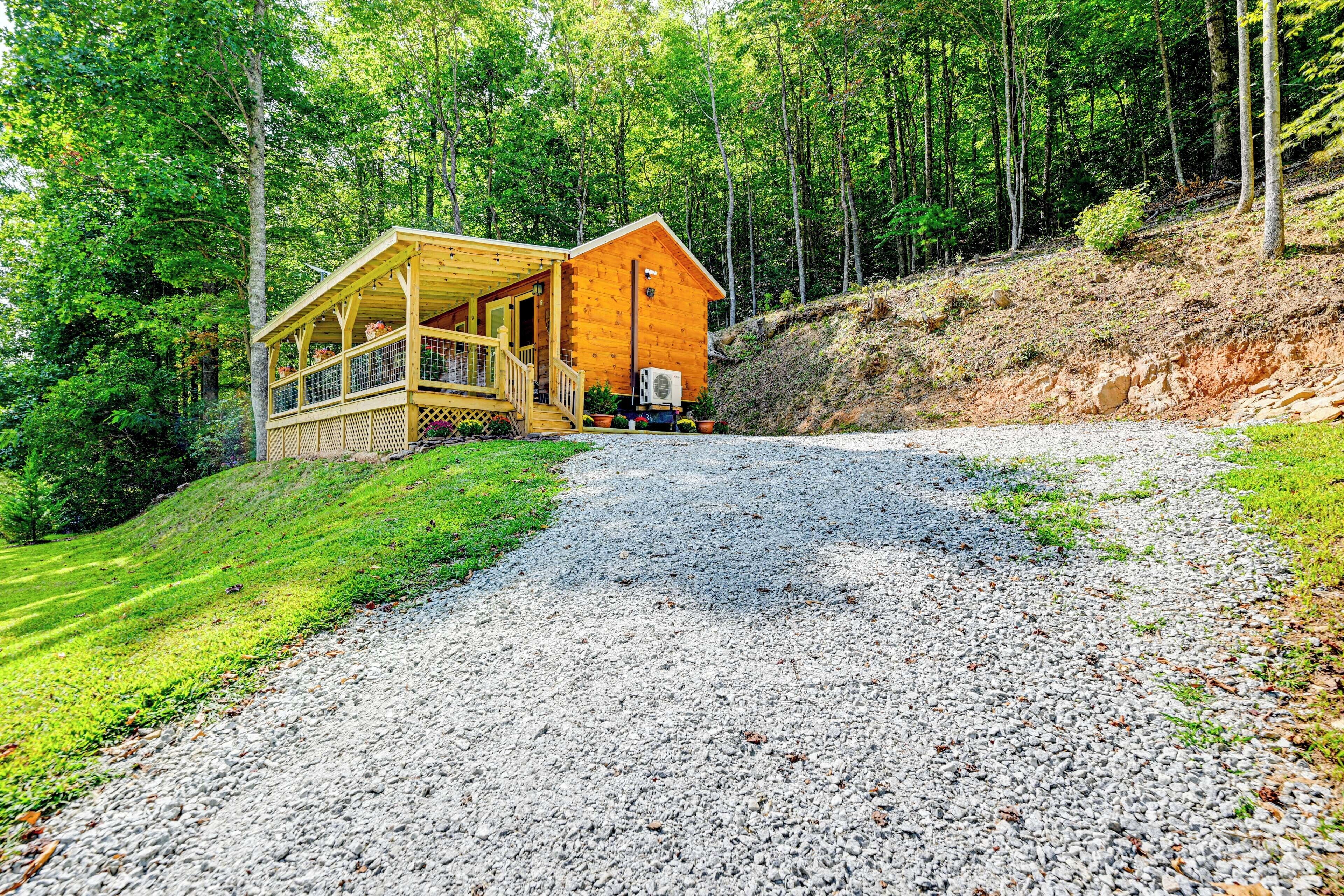 Franklin Vacation Rental | 1BR | 1BA | 5 Steps to Enter | 400 Sq Ft