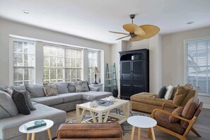 テレビ、書斎 / ワークスペース