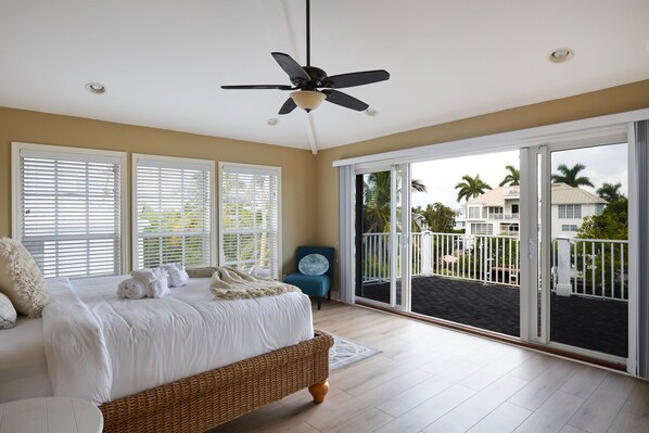 3 室のベッドルーム、アイロン / アイロン台、WiFi、ベッドシーツ