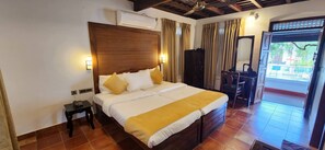 Deluxe Double Room, Garden View | Desk, free WiFi - Kumarakom Tharavadu - Heritage Hotel (Kottayam)