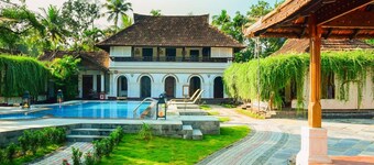 Kumarakom Tharavadu - Heritage Hotel