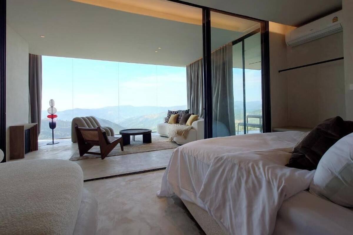 Family Room, Balcony, Mountain View | Free WiFi