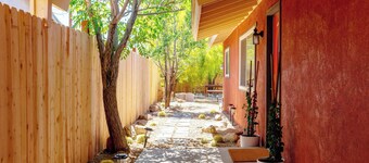 Joshua Tree Retreat Hot Tub&Game Room