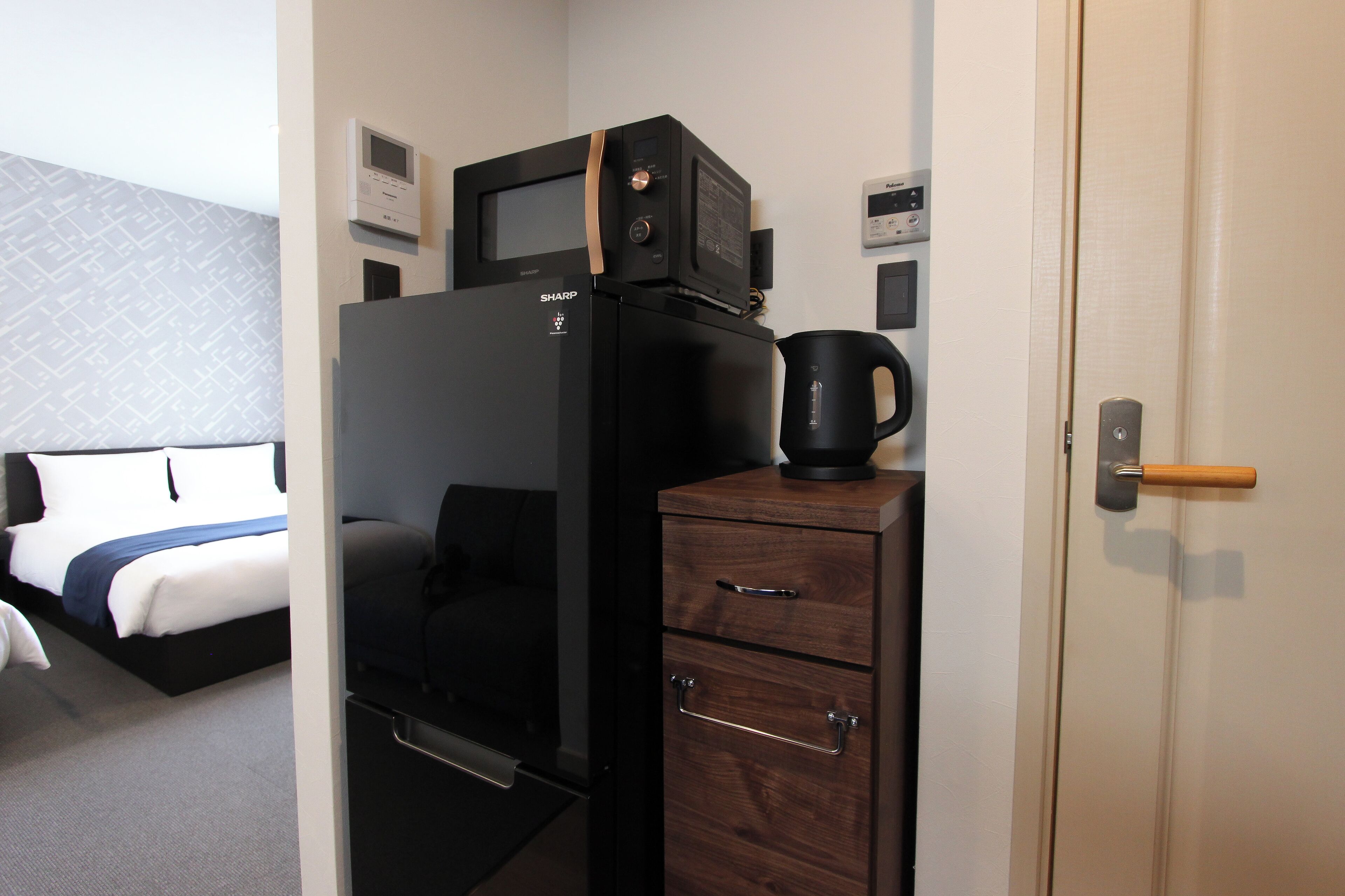 Classic Apartment | Mini-refrigerator