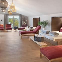 Couples treatment rooms, sauna, hot tub, steam room, hot springs