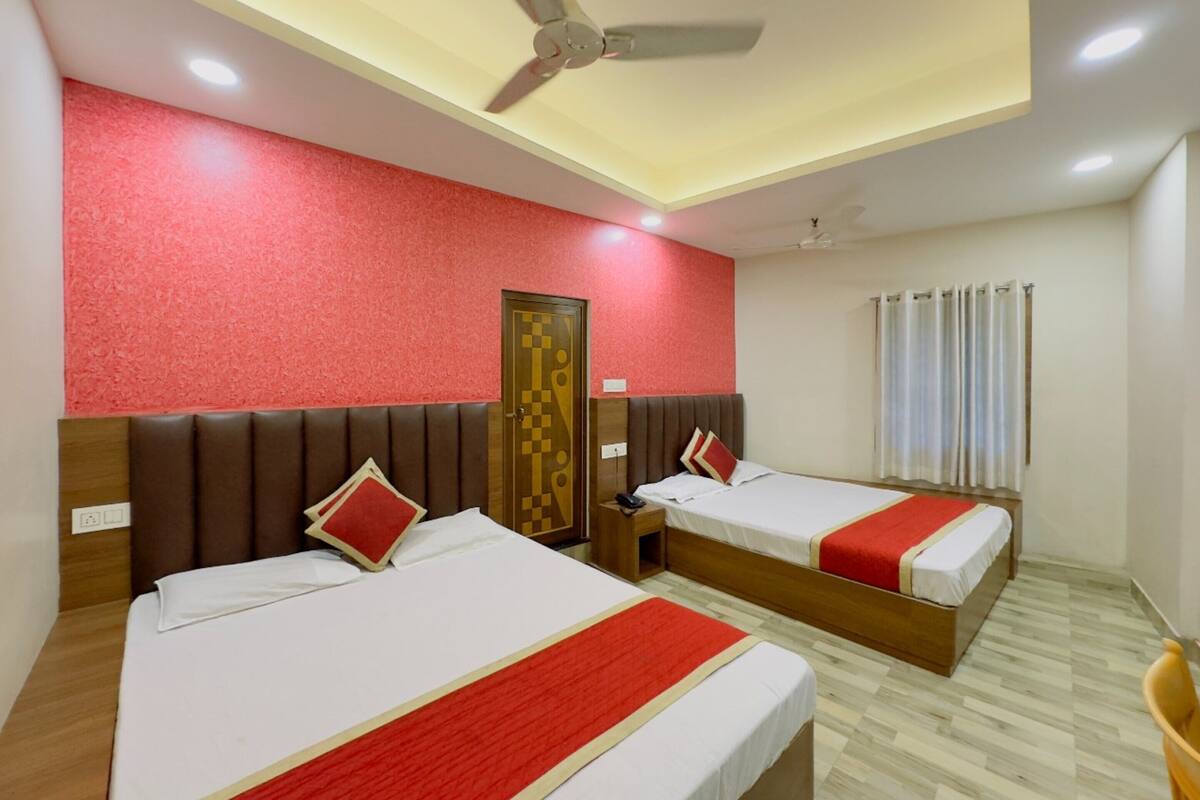 Deluxe Double Room, City View | WiFi (free), bed sheets