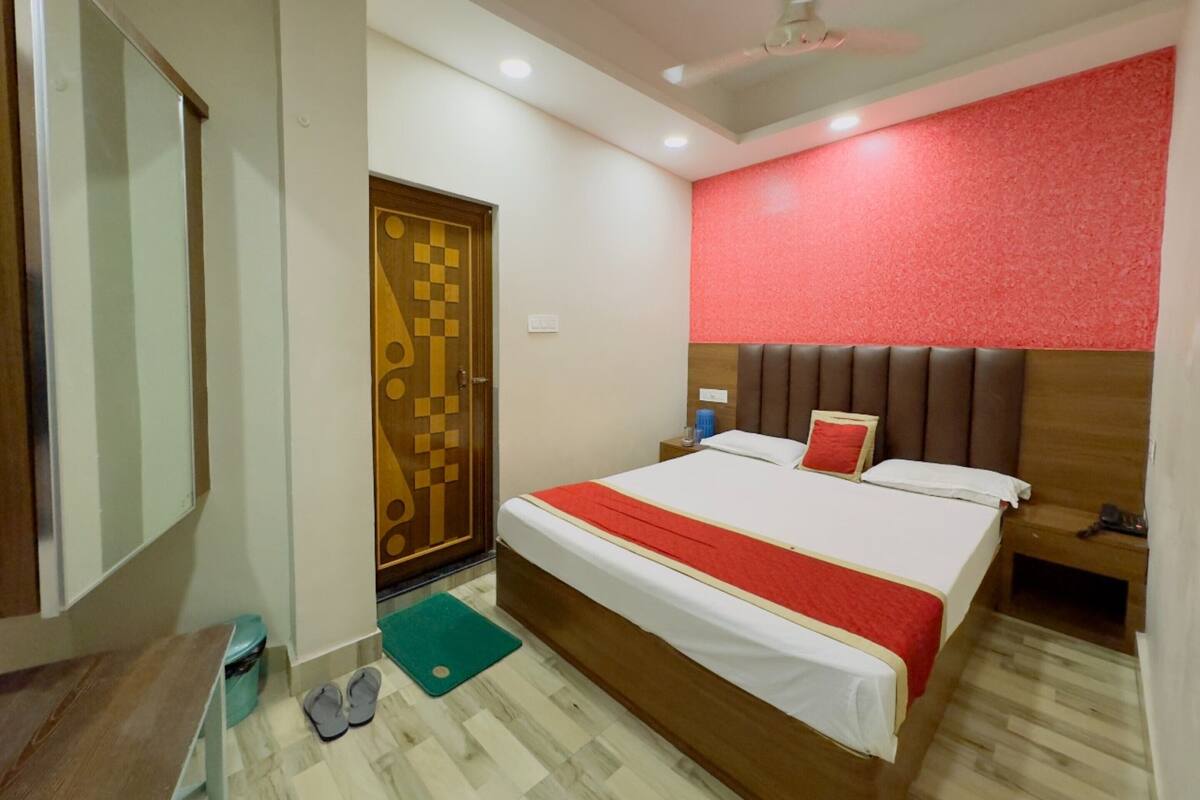 WiFi (free), bed sheets