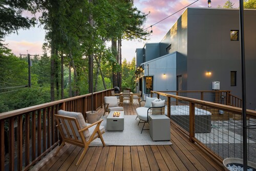 Mill Creek by AvantStay | Modern Design, Patio, Hot Tub