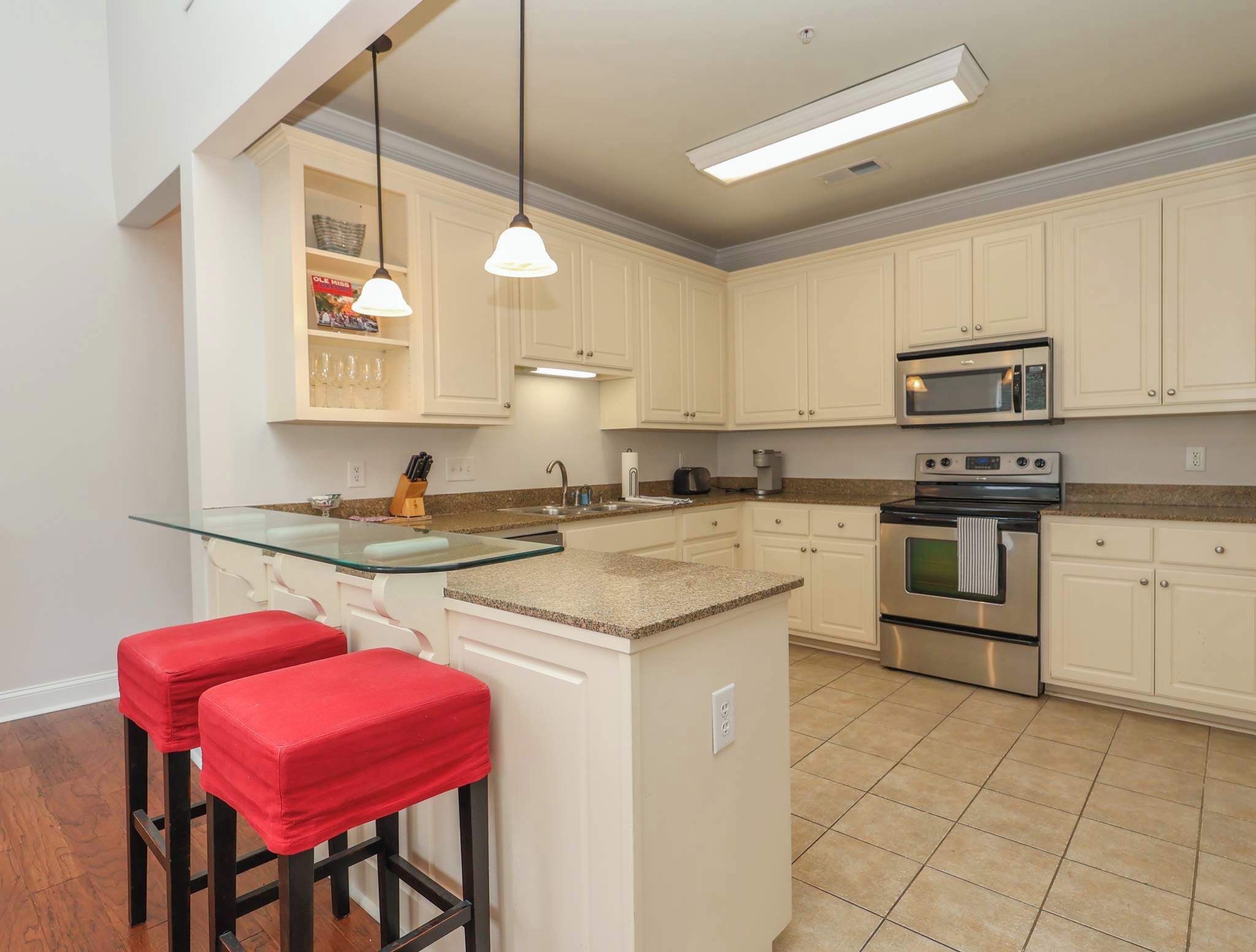 Cookware/dishes/utensils