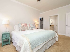 3 chambres, fer et planche à repasser, Wi-Fi, draps fournis