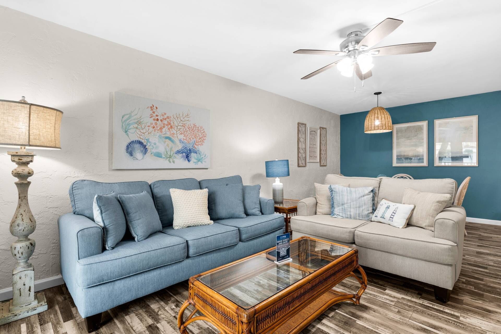 Una televisión, un reproductor de DVD