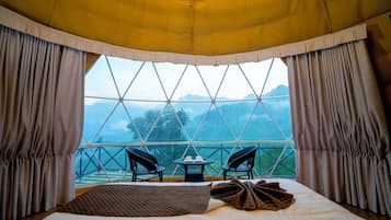 Honeymoon Suite