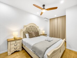 4 slaapkamers, een strijkplank/strijkijzer, wifi, beddengoed