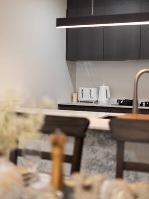 Fridge, microwave, oven, stovetop