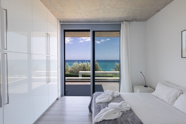 5 bedrooms, iron/ironing board, free WiFi, bed sheets