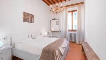 Apartamento, vistas a la ciudad | 2 dormitorios, tabla de planchar con plancha, cunas gratuitas