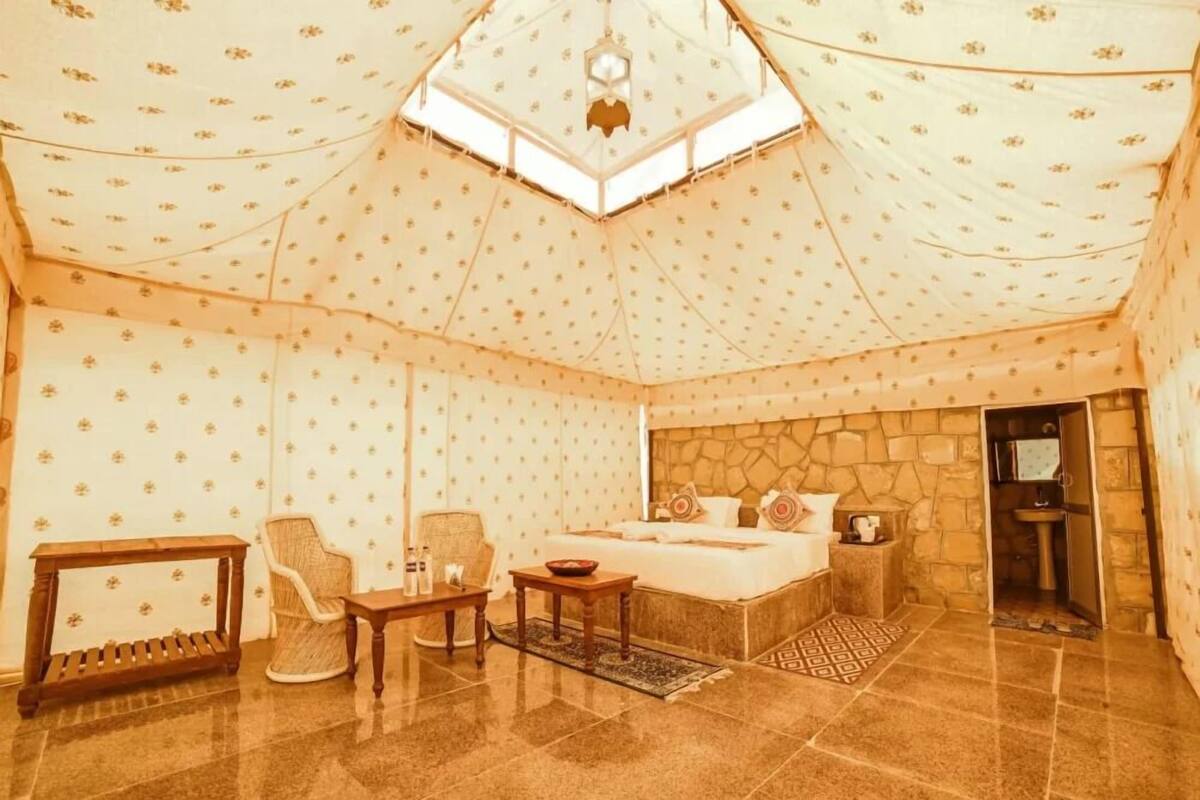 Deluxe Tent, Balcony, Desert view | 20 bedrooms, laptop workspace, blackout curtains, soundproofing