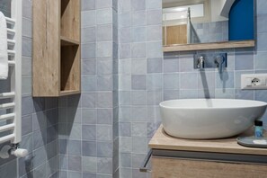 Dusche, Haartrockner, Bidet