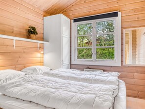 2 bedrooms, Internet
