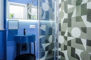 Dusche, Haartrockner, Bidet