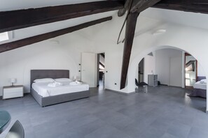 3 bedrooms, WiFi, bed sheets - Duomo Loft in the City Centre By Dimorra (Napoli)