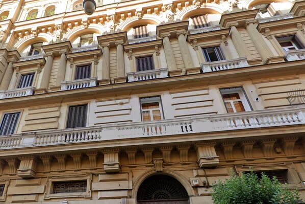 Exterior detail - Duomo Loft in the City Centre By Dimorra (Napoli)