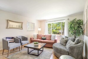 Smart TV, fireplace, offices
