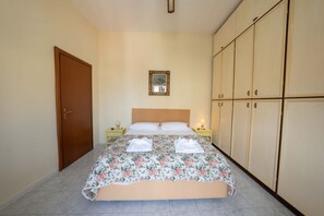 2 slaapkamers, een bureau, wifi, beddengoed