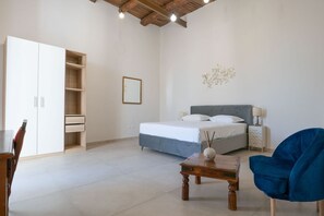 4 bedrooms, WiFi, bed sheets