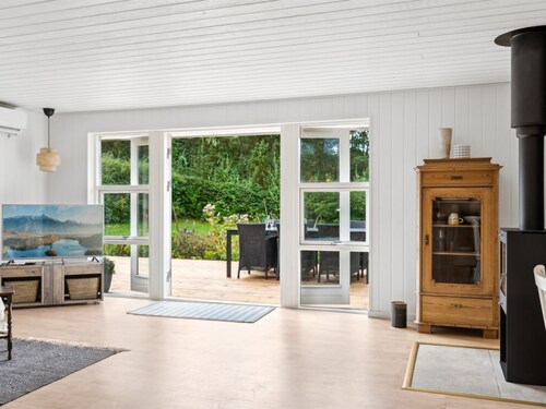 "Maureen" - 300m from the sea by Interhome