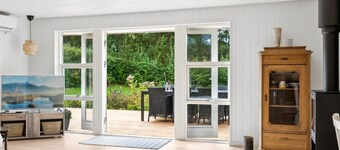 "Maureen" - 300m from the sea by Interhome