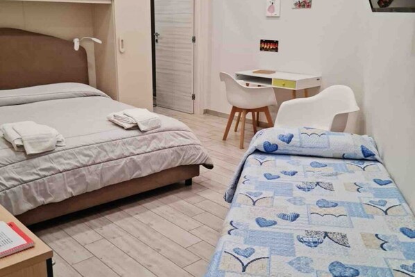 1 bedroom, WiFi, bed sheets