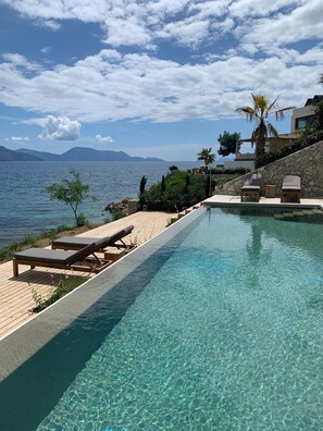 Pool - VILLA MULU Your Seafront Sanctuary Awaits (Pogonia)
