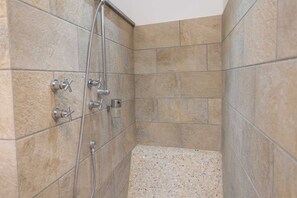 Shower, hair dryer, bidet, towels - Andreas Home By dimorra (Napoli)