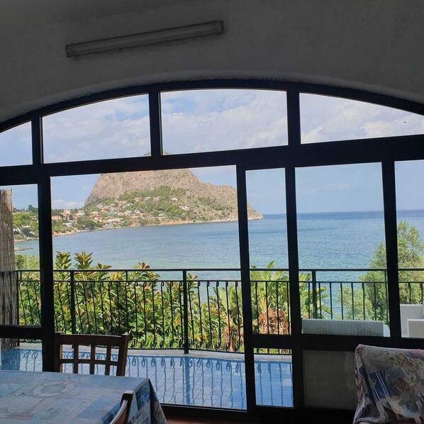 Property grounds - Anna&Micky beach house with beach access (Santa Flavia)