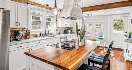 Modern Farmhouse w/ Hot Tub, Close to SNP