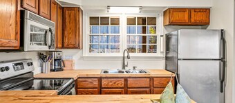 Downtown Luray Getaway ~ Walk to Everything