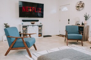 Interior - Dark Sky Chalet - Pet-Friendly (Flagstaff)