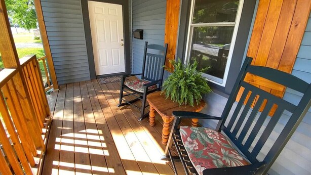 Terrace/patio - Cozy Renovated Bungalow — Walk Downtown! (White Sulphur Springs)