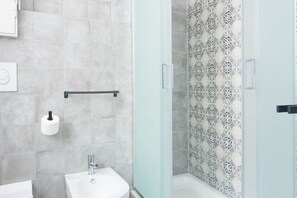 Dusche, Bidet