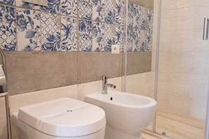 Shower, hair dryer, bidet - Napoli Capodimonte By Dimorra (Napoli)