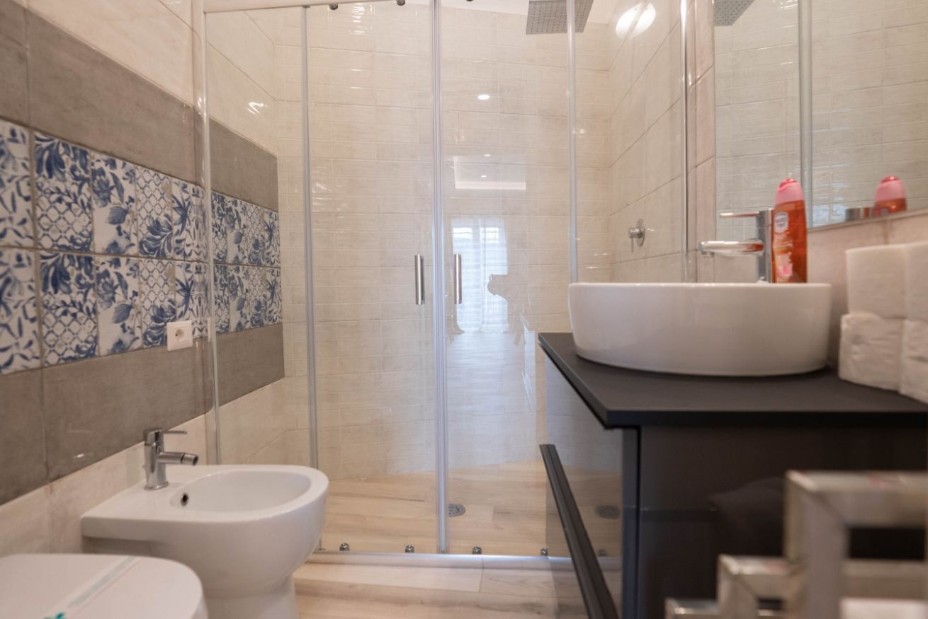 Dusche, Haartrockner, Bidet