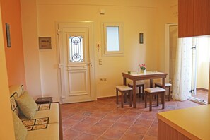 Classic Apartment | Living room - Villa Konstantina (Corfu)