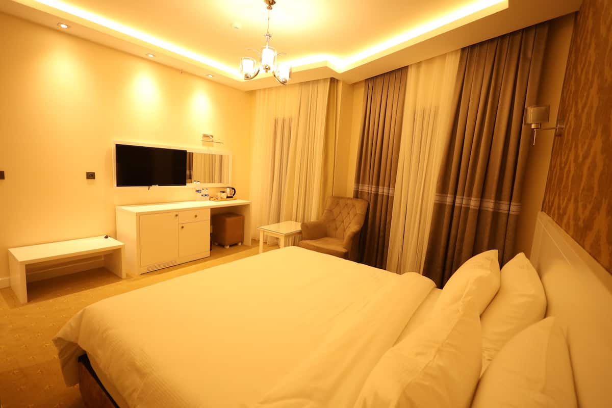 Standard Room | Living area | TV