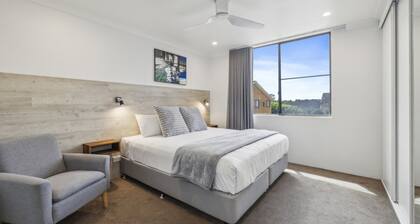 Coffs Harbour Beach Escape - Affordable, Pet Friendly, Pool, Spa,Tennis, Beach