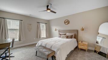 2 camere, una scrivania, ferro/asse da stiro, culla da viaggio