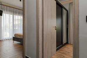 2 habitaciones, caja de seguridad en la habitación y cortinas blackout