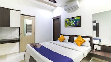 Escritorio, camas extra, wifi gratis y ropa de cama